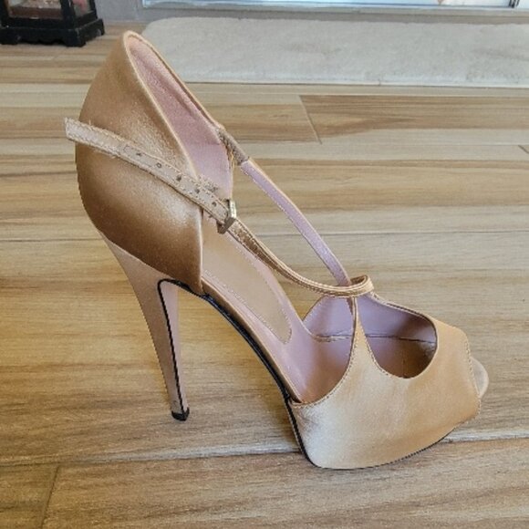 Gucci Beige Satin Strappy Peekaboo Stilettos Pump Shoes Eur. 36.5